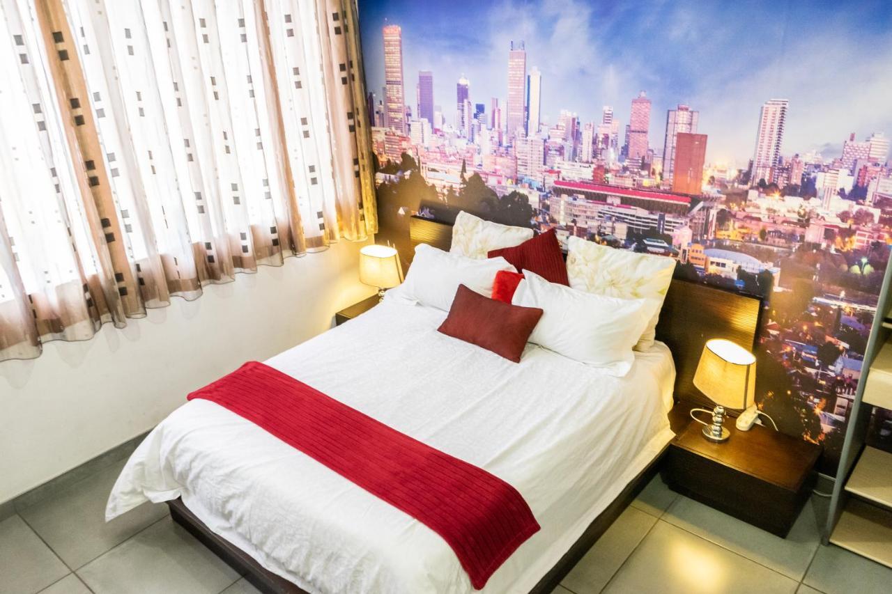 Stunning Maboneng Precinct Studio Apartment At 12 Decades Building 约翰内斯堡 外观 照片