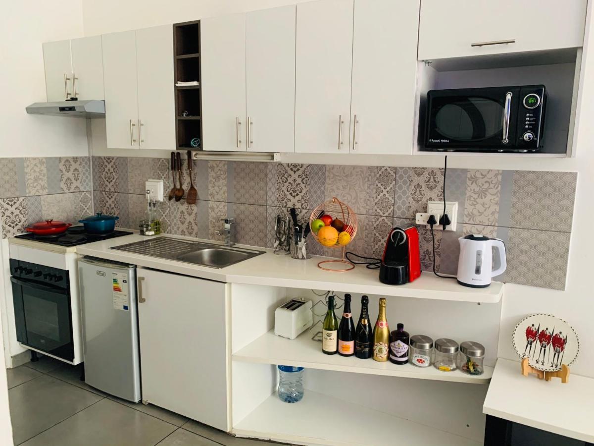 Stunning Maboneng Precinct Studio Apartment At 12 Decades Building 约翰内斯堡 外观 照片